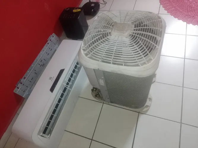 Ar-condicionado Eletrolux 18 mil BTUs