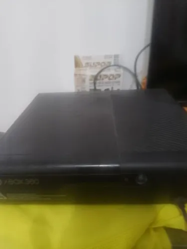Xbox 360 super slim pôr 800 reais e aceito pôr pix