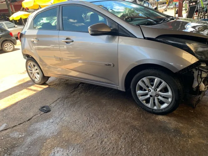 Desmontando Hyundai HB20! SR PEÇAS USADAS!