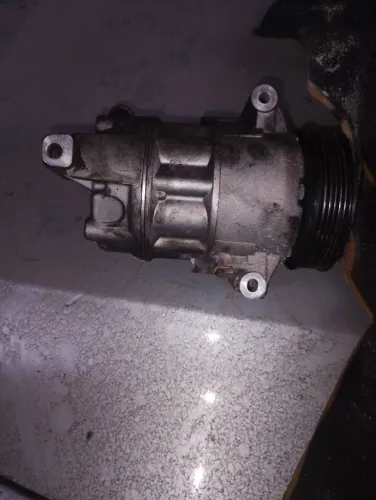 Compressor do ar condicionado Fiat Toro 2019 Vulcano diesel 