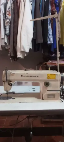 Máquina de costura industrial 