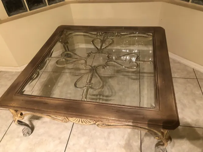  mesa de centro e canto.500.00 Mesa de jantar  com 8 cadeiras  1.950.00