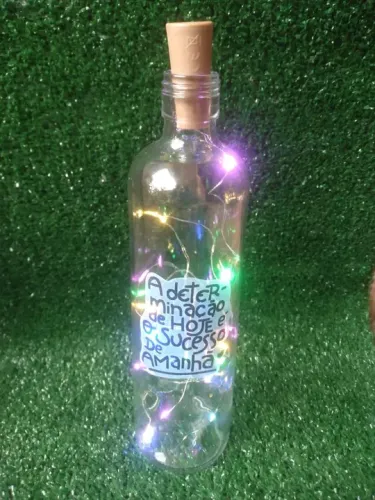 Luminária em garrafa de vidro Personalizável