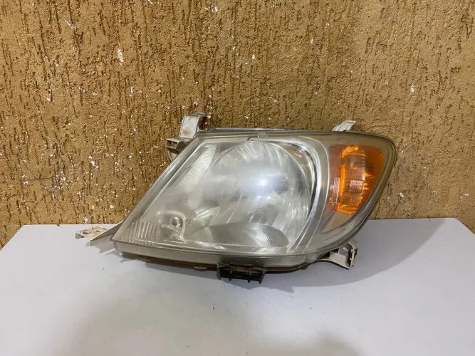 Farol esquerdo Hilux Srv 2005/2006/2007/2008
