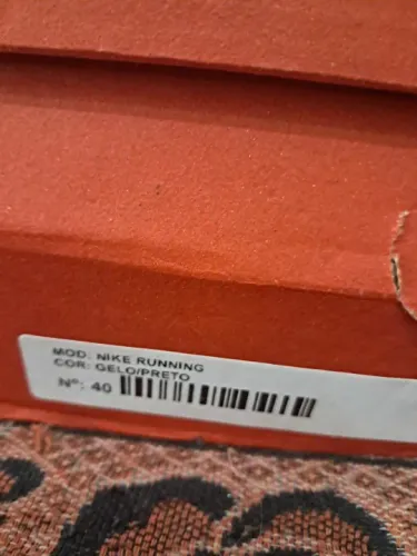 Tênis Nike gelo com solado branco número 40 novo na caixa, retirada no centro de Niterói