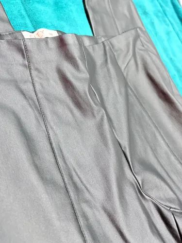 Calça 38 em cirrê 