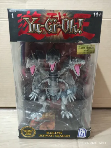 Boneco Yu-Gi-Oh! Blue-Eyes Ultimate Dragon edição limitada 