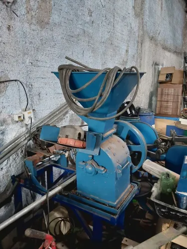 Triturador moedor com motor usado