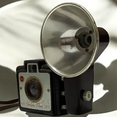 Câmera Vintage Importada - Kodak Brownie Holiday Flash