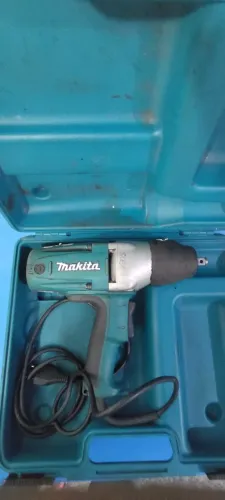 Chave de Impacto 1/2Pol. 400W 110V MAKITA-TW0350-110V + 18 SOQUETES