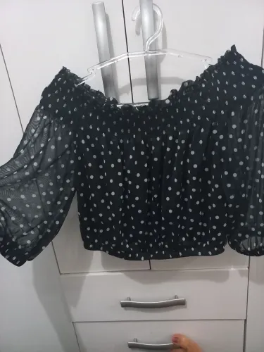 Blusa em tule preta com bolinhas P