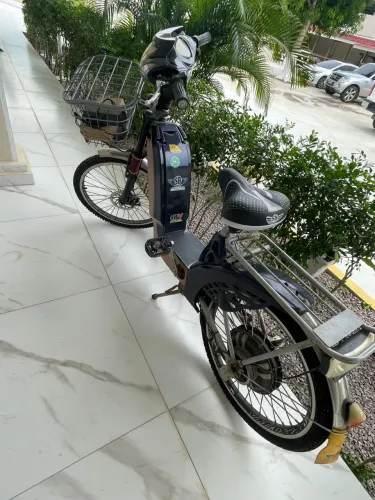 Bike elétrica semi nova