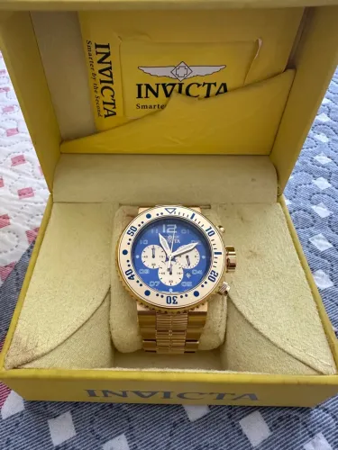 Relógio Invicta 25077. Dourado Cronógrafo