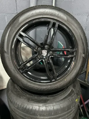 Rodas Esportivas Porsche com Pneus aro 19