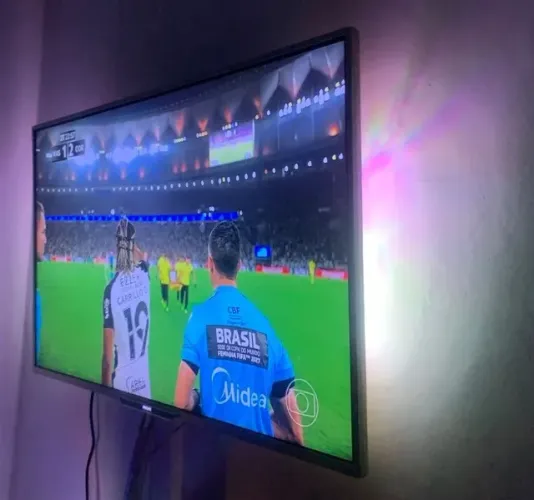 SmartvTV Phillips Ambilight 42" Branca