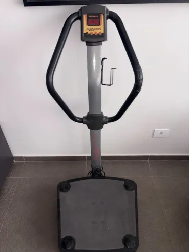 Plataforma Vibratória Athletic Advanced 900VM
