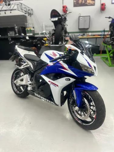 Honda CBR 600 RR 2011 MOTO EM XINGURA PARA