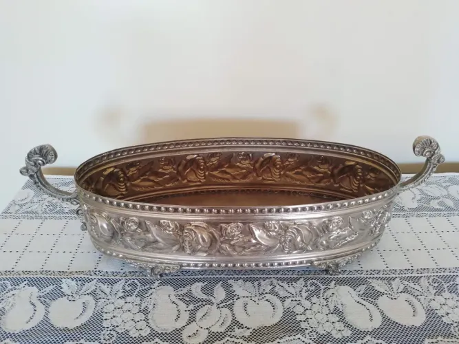 Travessa Oval Decorativa em Latão