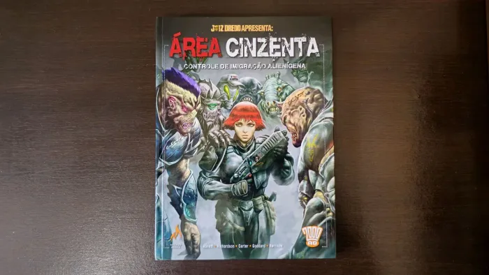 Área Cinzenta - Controle de Imigração Alienígena - Juiz Dredd Apresenta - HQ Mythos