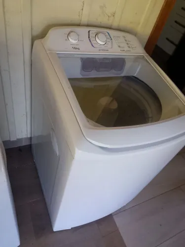 Máquina de lavar Eletrolux 16 kg.