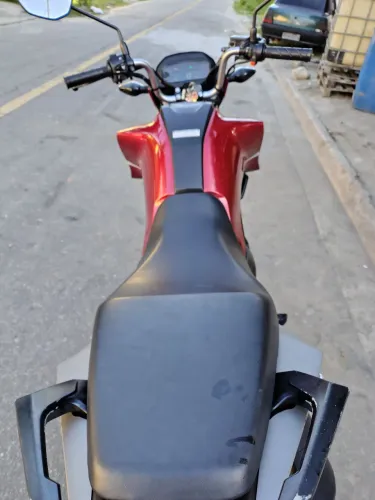 VENDO TITAN 2025 UNICO DONO 