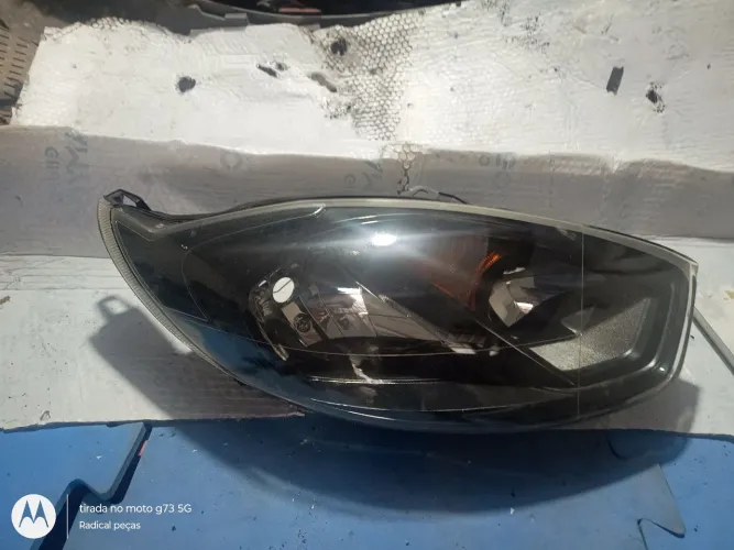 Farol Ford Fiesta Preto