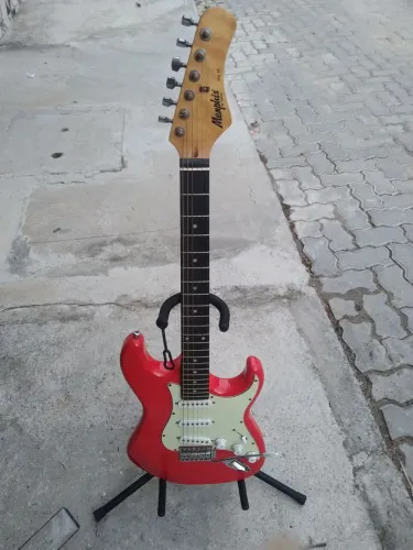 Guitarra a venda