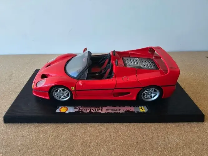 Miniatura Ferrari F50 1995