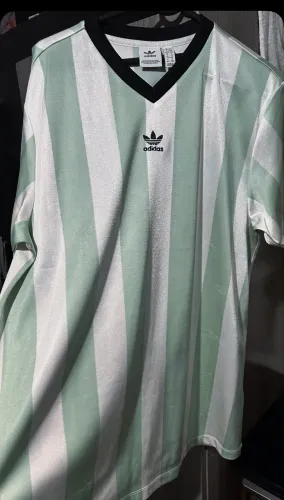 Camiseta adidas (peça rara)