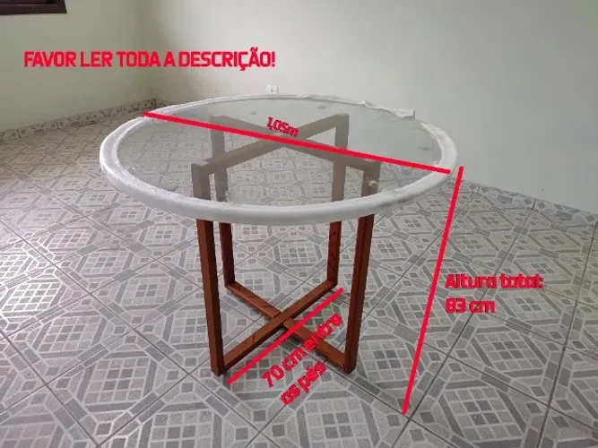 Mesa de madeira com Tampo de vidro
