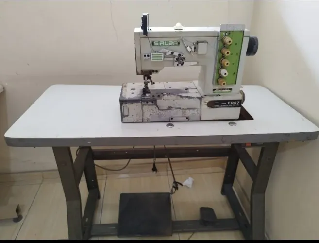 Máquina de costura industrial