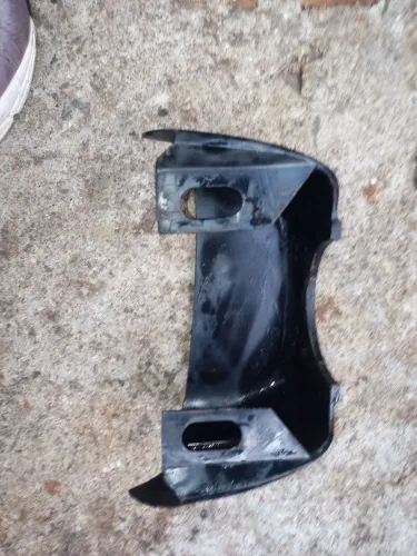 Moldura inferior da coluna de direção F1000