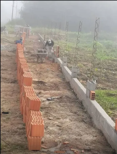 Pedreiro de muro