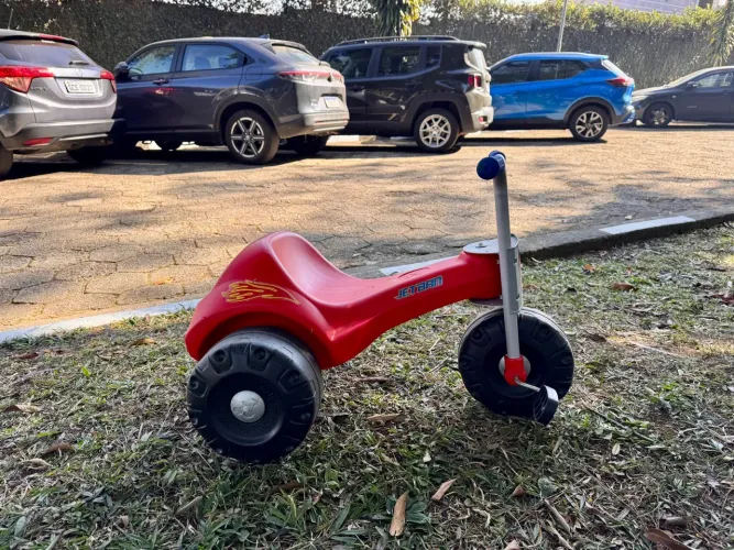 Triciclo Infantil Vermelho - jetban bandeirante