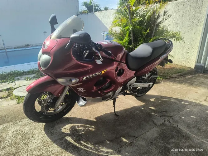 Suzuki 750f impecável