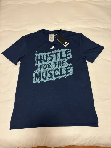 Camiseta Adidas - Tamanho M