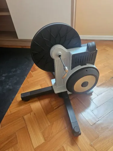 Rolo de Treino Interativo Elite Justo. Pouquíssimo uso (menos de 500 km)