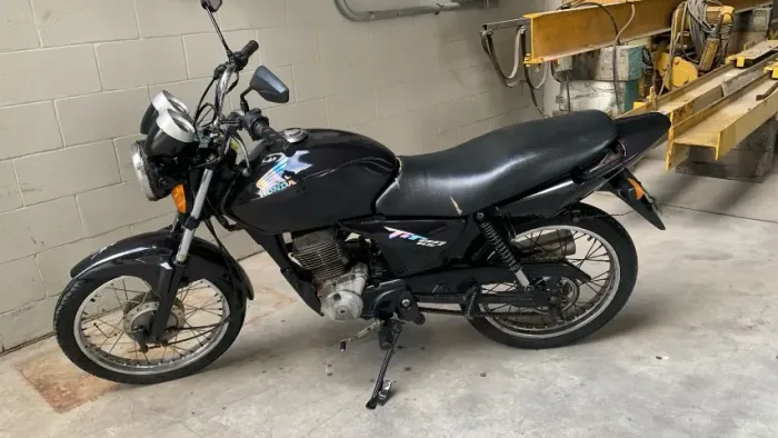 TITAN KS (preta) 2008