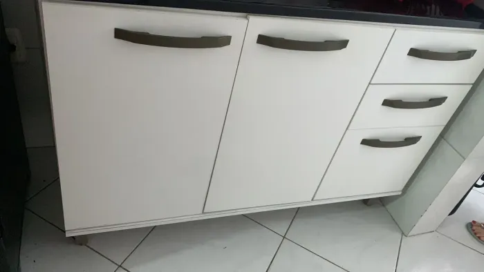 Armário de cozinha branco