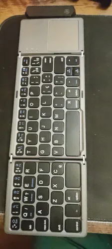 Teclado dobrável Bluetooth com touchpad