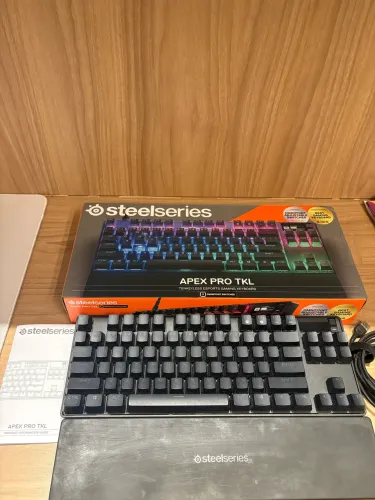 Teclado Gamer SteelSeries Apex Pro TKL - Mecânico com Switches OmniPoint