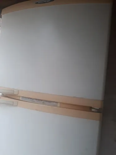 Vendo Geladeira liga mas não gela