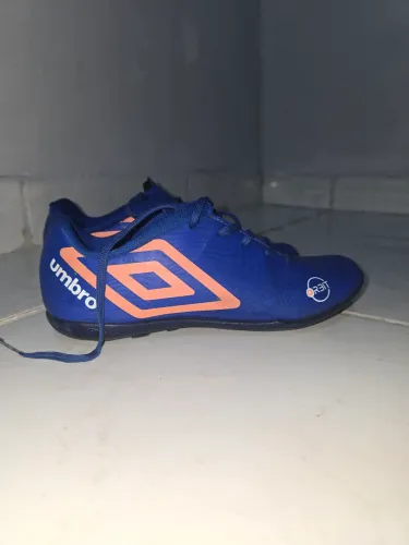 Chuteira umbro orbit