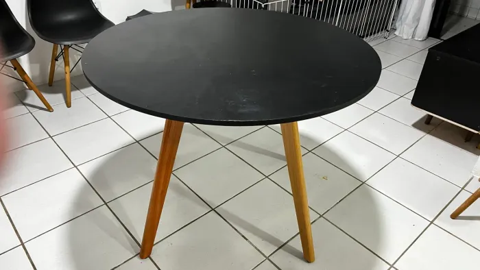 Mesa redonda preta 100cm