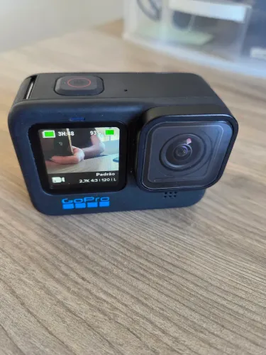 GoPro Hero 11 Black - Em ótimo estado e com dezenas muitos acessórios