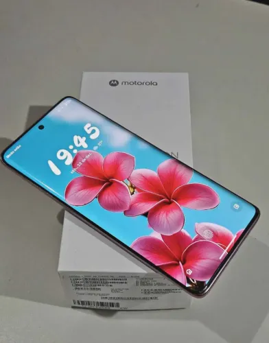 Celular Motorola Edge 60 Fusion 5G Novo  Troco 