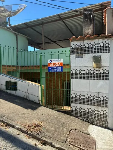 Casa com 2 quartos para locação no Retiro.
