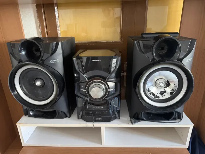 mini system Samsung Giga Sound Blast modelo MX-F730