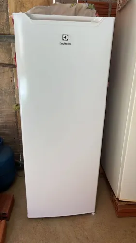 VENDE-SE GELADEIRA ELECTROLUX 