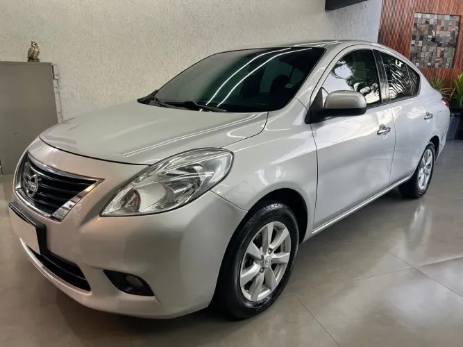 Nissan Versa SL 1.6 16V Flex Fuel 4P Mec. 2013